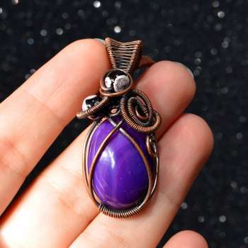 Purple Onyx Copper Pendant, Unique Handmade Wire Wrapped Stone, wire wrapping and wire weaving</h5>